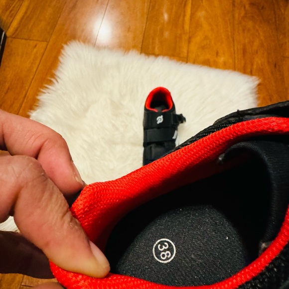 PELOTÓN cycling Shoe size 38 mens With clip in bike cleast comfort - Picture 7 of 7